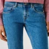 Jeans a vita bassa e vestibilità slim – Venus