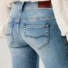 Jeans a vita bassa e vestibilità slim – Venus