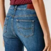 Jeans a vita media e gamba svasata – Venus Jeans a vita media e gamba svasata – Venus