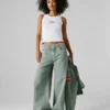 Jeans a vita media e vestibilità ampia