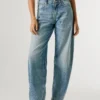 Jeans a vita media e vestibilità ampia Jeans a vita media e vestibilità ampia