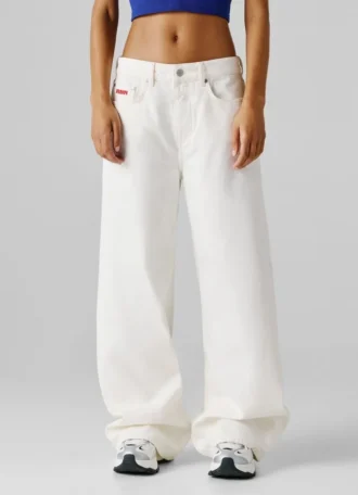 Jeans a vita media e vestibilità ampia