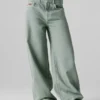 Jeans a vita media e vestibilità ampia
