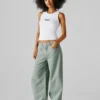 Jeans a vita media e vestibilità ampia