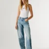 Jeans a vita media e vestibilità ampia Jeans a vita media e vestibilità ampia