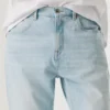 Jeans a vita media e vestibilità dritta – Byron
