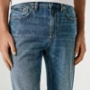Jeans a vita media e vestibilità dritta – Byron