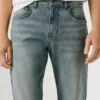 Jeans a vita media e vestibilità dritta – Cash