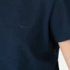 Maglietta con logo ricamato Maglietta con logo ricamato