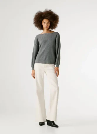 Maglione a costine con scollo a barchetta