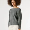 Maglione a costine con scollo a barchetta Maglione a costine con scollo a barchetta