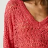 Maglione traforato con scollo a V Maglione traforato con scollo a V