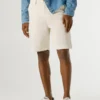 Pantaloncini chino dalla vestibilità regolare Pantaloncini chino dalla vestibilità regolare