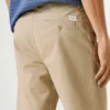 Pantaloncini chino dalla vestibilità regolare Pantaloncini chino dalla vestibilità regolare