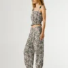 Pantaloni a gamba larga con stampa floreale