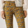 Pantaloni a zampa con 5 tasche Pantaloni a zampa con 5 tasche
