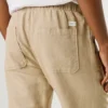 Pantaloni chino con coulisse regolabile Pantaloni chino con coulisse regolabile