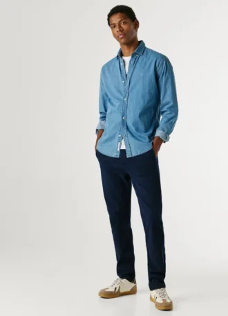 Pantaloni chino dalla vestibilità affusolata
