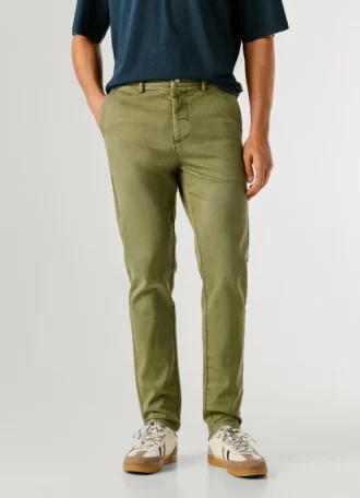 Pantaloni chino dalla vestibilità affusolata