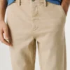 Pantaloni chino dalla vestibilità affusolata