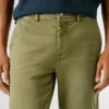 Pantaloni chino dalla vestibilità affusolata