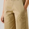 Pantaloni dritti a vita media