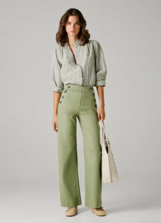 Pantaloni larghi con bottoni sul davanti