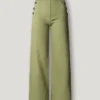 Pantaloni larghi con bottoni sul davanti Pantaloni larghi con bottoni sul davanti