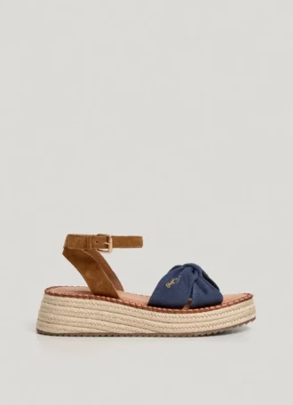 Sandali con zeppa e cinturini incrociati