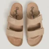 Sandali in pelle scamosciata con doppia chiusura in velcro Sandali in pelle scamosciata con doppia chiusura in velcro