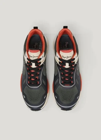 Scarpe da ginnastica combinate