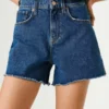 Shorts in denim dalla vestibilità regolare Shorts in denim dalla vestibilità regolare