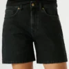 Shorts in denim dalla vestibilità regolare Shorts in denim dalla vestibilità regolare