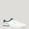 Sneakers classiche con dettagli in pelle scamosciata Sneakers classiche con dettagli in pelle scamosciata
