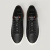 Sneakers classiche con dettagli in pelle scamosciata Sneakers classiche con dettagli in pelle scamosciata