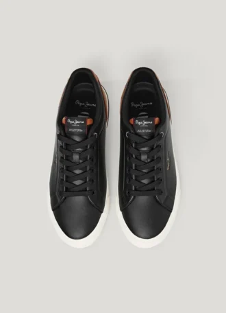 Sneakers classiche con dettagli in pelle scamosciata