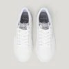 Sneakers classiche con dettagli in pelle scamosciata Sneakers classiche con dettagli in pelle scamosciata