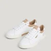 Sneakers classiche con dettagli in pelle scamosciata Sneakers classiche con dettagli in pelle scamosciata