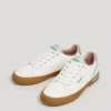 Sneakers classiche con dettagli in pelle scamosciata Sneakers classiche con dettagli in pelle scamosciata