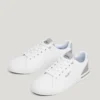 Sneakers classiche con dettagli in pelle scamosciata Sneakers classiche con dettagli in pelle scamosciata