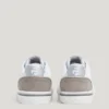Sneakers classiche con dettagli in pelle scamosciata Sneakers classiche con dettagli in pelle scamosciata