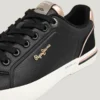 Sneakers classiche con dettagli in pelle scamosciata Sneakers classiche con dettagli in pelle scamosciata