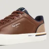 Sneakers classiche con dettagli in pelle scamosciata Sneakers classiche con dettagli in pelle scamosciata