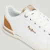 Sneakers classiche con dettagli in pelle scamosciata Sneakers classiche con dettagli in pelle scamosciata