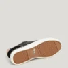 Sneakers classiche con dettagli in pelle scamosciata Sneakers classiche con dettagli in pelle scamosciata