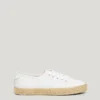 Sneakers classiche con dettagli ricamati Sneakers classiche con dettagli ricamati