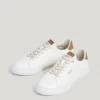 Sneakers classiche con lacci