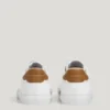 Sneakers classiche con lacci