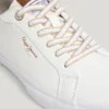 Sneakers classiche con lacci