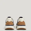 Sneakers con dettagli in pelle scamosciata Sneakers con dettagli in pelle scamosciata